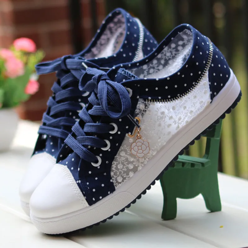 Kobiety Wycinanka Płaskim hollow Kobiet brezentowych butów Niskich top Koronki Przypadkowi buty chaussure femme lato zasznurować Oddychające mieszkania XK071924