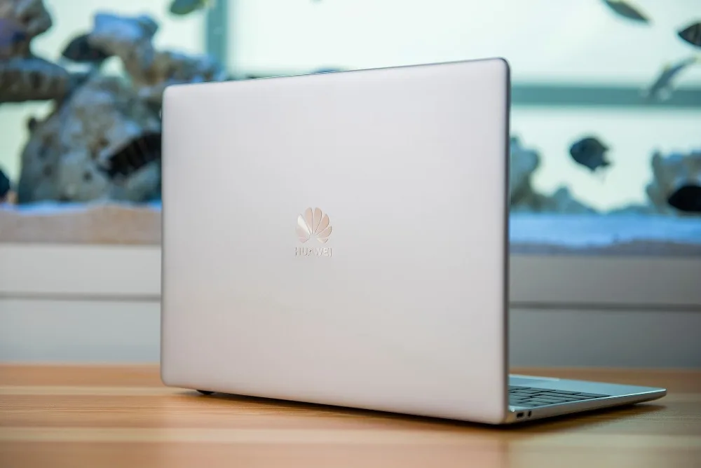 Элегантный ноутбук HUAWEI MateBook 13 дюймов ноутбук ПК с Linux O.S i5 8 Гб Ram 512 ГБ SSD Geforce 2 Гб выделенная графическая карта