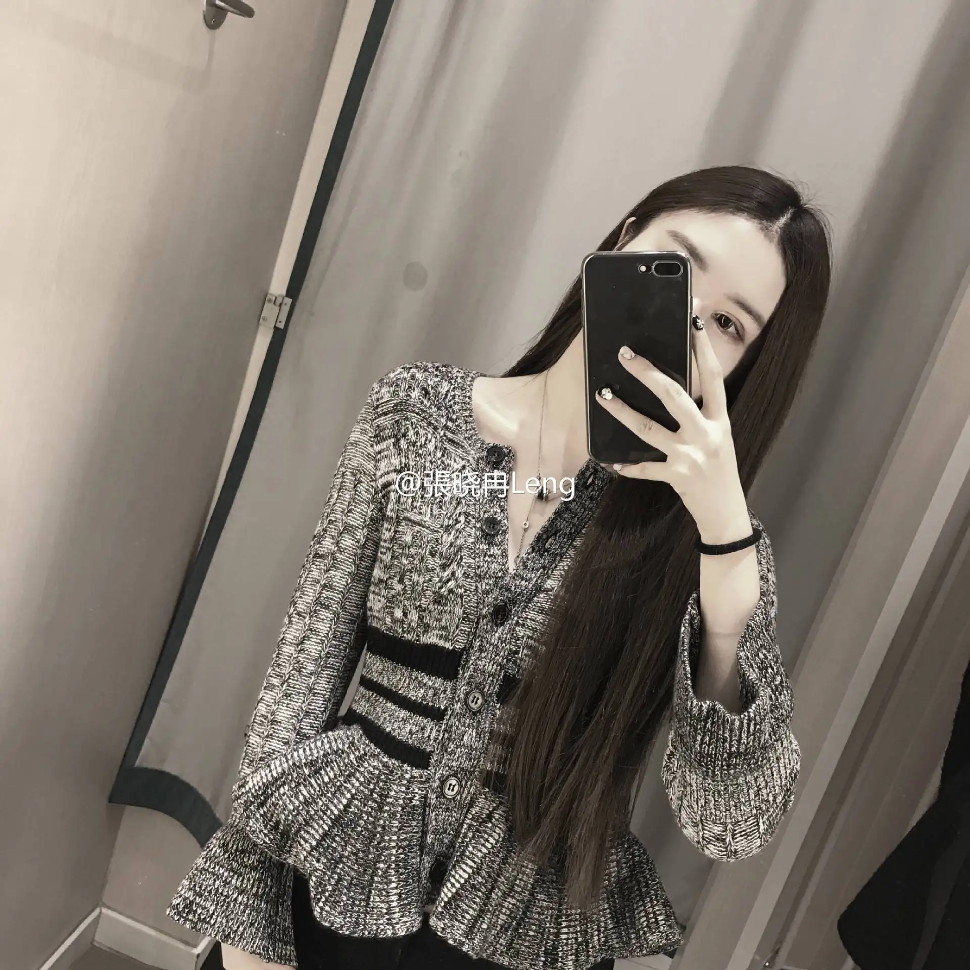 

2019 Early Spring New Mixed-Color Black Ivory Open Trumpet Wool Knitted Cardigans O-Neck Women Winter Clothes Sweater Women