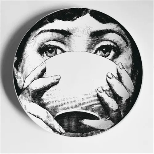 Изысканная тарелка Fornasetti, украшение из фарфора, декоративные тарелки для бара, офиса, кофейни, декоративные тарелки в стиле ретро - Цвет: 1