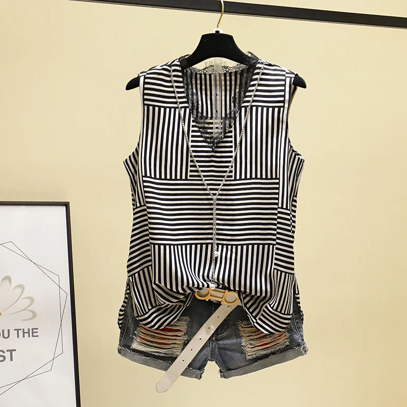 

2019 Summer V-neck Lace Sleeveless Chiffon Shirt Vest Large Size Female Loose Striped Sling Shirt To Wear Outside Basic Top