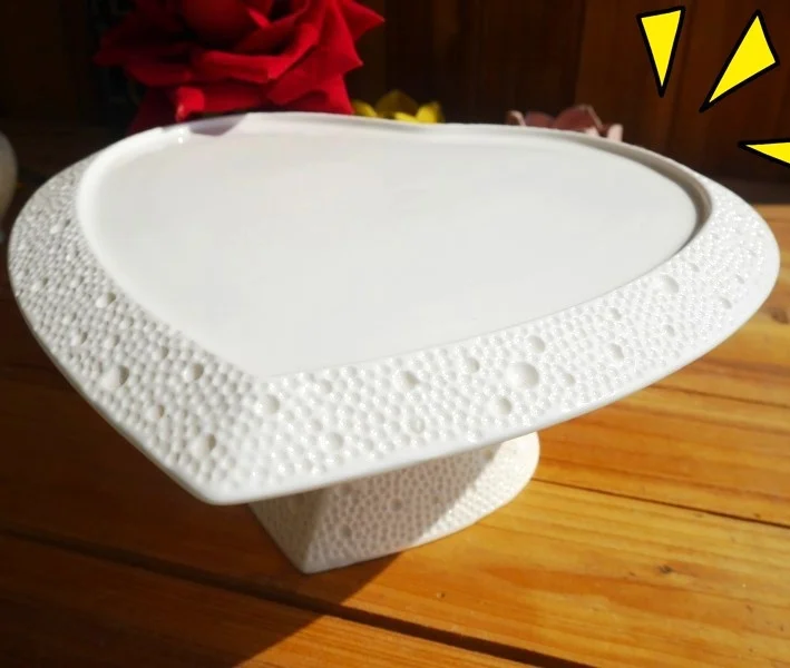 Heart Shaped Ceramic Cake Stand Ornamental Porcelain Compote Flat Plate Tableware Decor