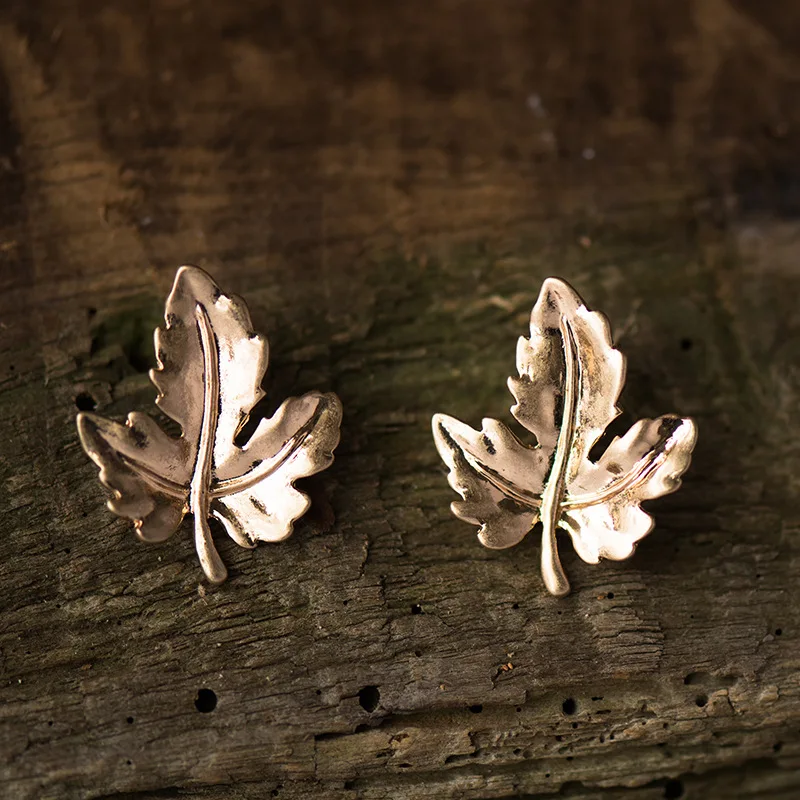 

UFOORO stud earrings jewelry women Vintage maple leaf Romantic Creative bohemia Earrings girl Christmas gift