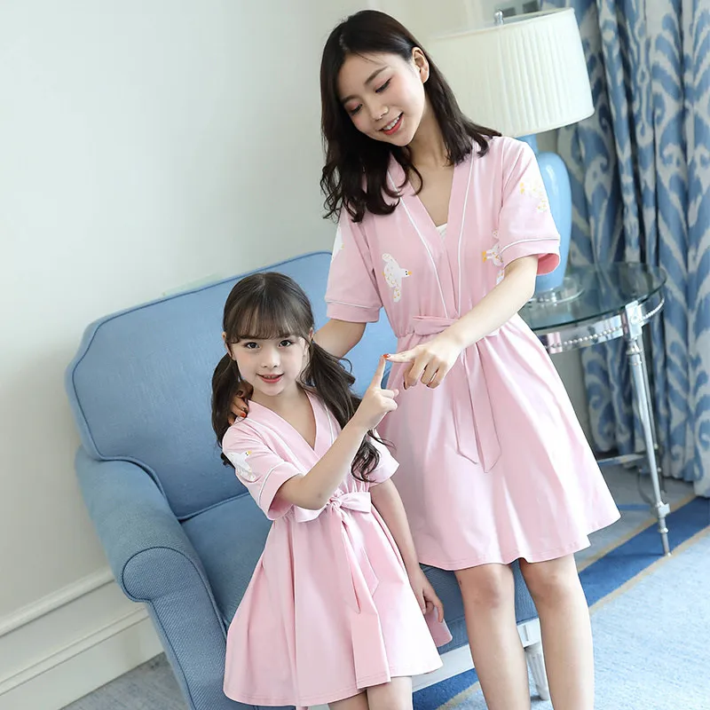 Japan mother and daughters