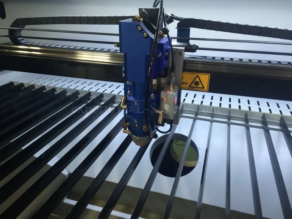 Используется лазерный гравер для продажи CNC лазерная машина 1390 CO2 акриловый