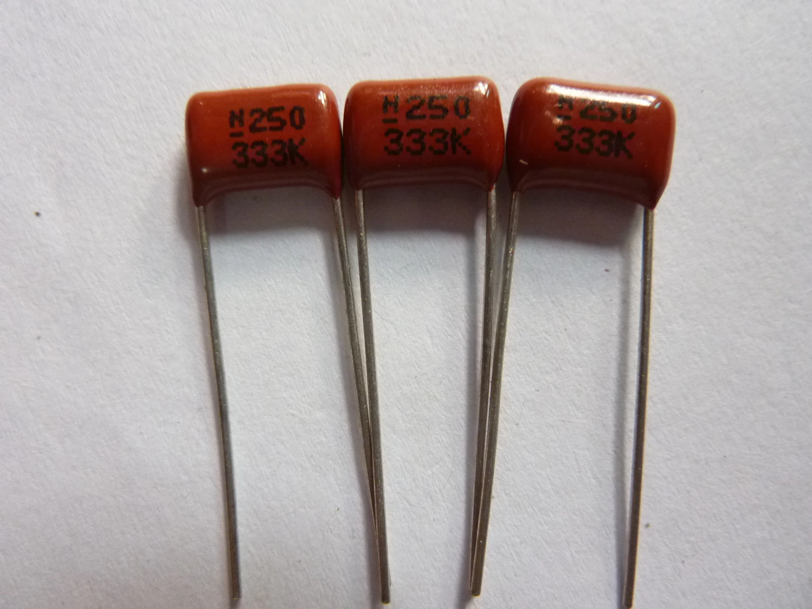100pcs CBB capacitor 333 250V 333K 0.033uF 33nF P8 CL21 Metallized ...