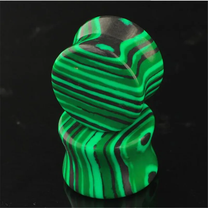 

2pcs/lot Trendy Green Natural Stone Ear Plugs Tunnels Flesh Expansions Piercing Women Ear Plugs Gauges Expanders Body Jewelry