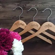 Пользовательское имя деревянные вешалки индивидуальное пальто вешалка Свадебный подарок подружки невесты ребенок крестины выгравированы Свадебная Вешалка для одежды