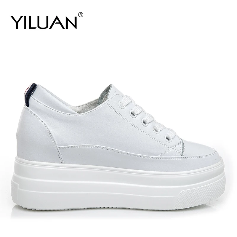 Yiluan جلد طبيعي المرأة حذاء أبيض منصة أحذية رياضية 2019 ربيع الخريف أزياء النساء السود زيادة حذاء كاجوال امرأة