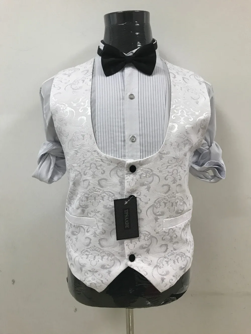 2017-Custom-Made-Groomsmen-Shawl-Lapel-Groom-Tuxedos-White-Men-Suits-Wedding-men-suits-Best-Man (4)