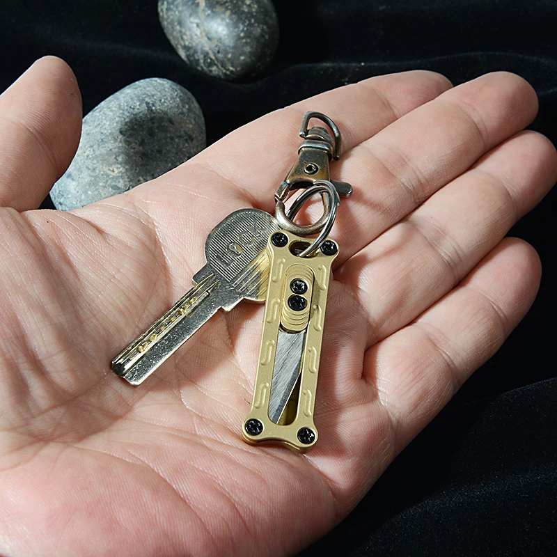 

Keychain Portable Mini Folding Ring Knife Finger Man Self Defense Weapon Outdoor EDC Gear Multi Tool Key Chain Pocket Card Tool