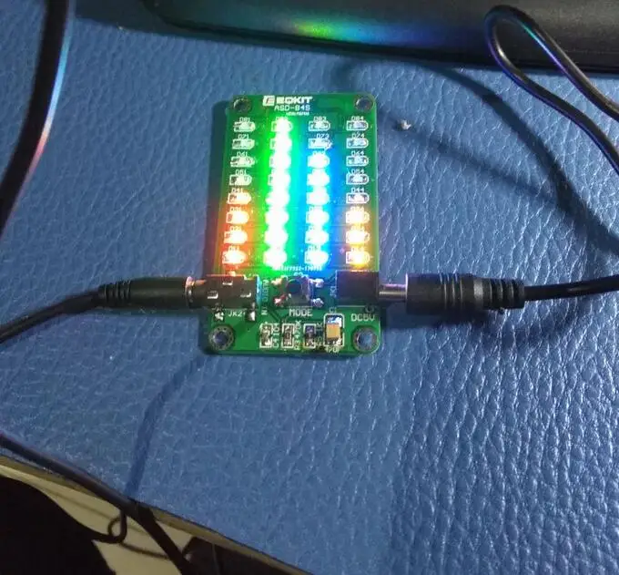 DIY наборы 8*4 цветной дисплей музыкальный аудио спектр индикаторный усилитель