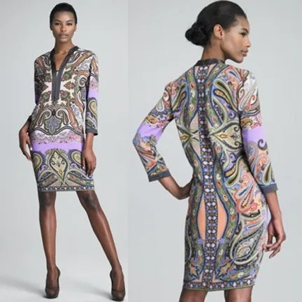 Новое экзотическое эластичное трикотажное тонкое платье с v-образным вырезом и принтом