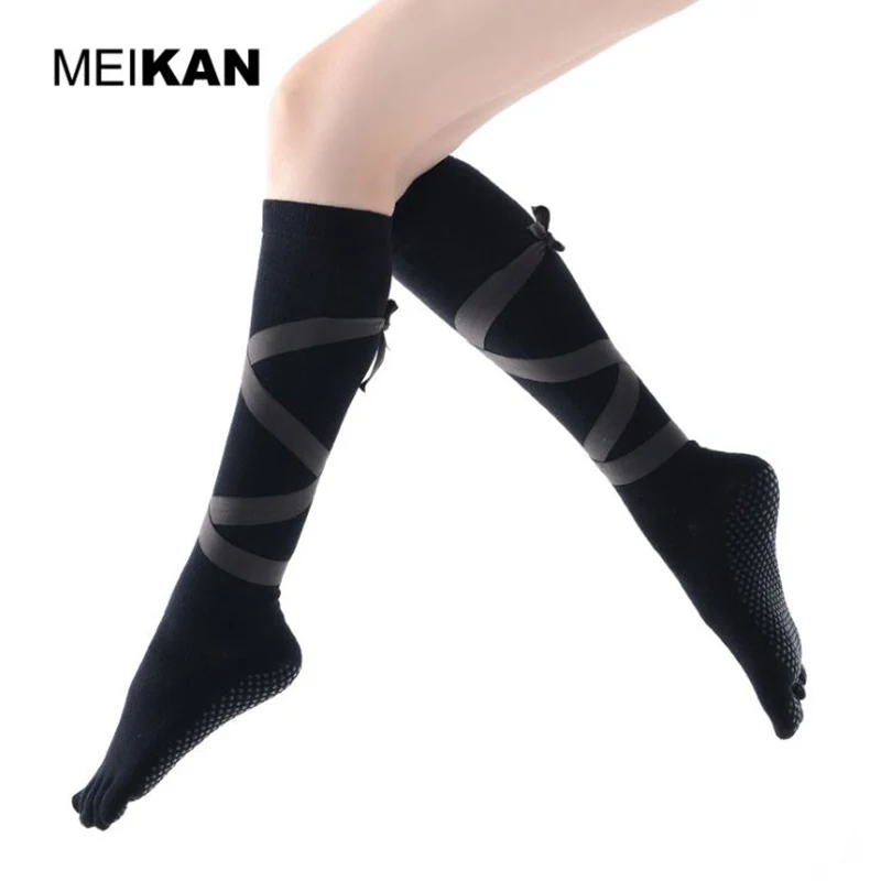 

MEIKAN Womens Combed Cotton The Bandage Knee High Yoga Socks Slim Five Toes Non Slip Stockings For Ballet Dance Fitness Sports