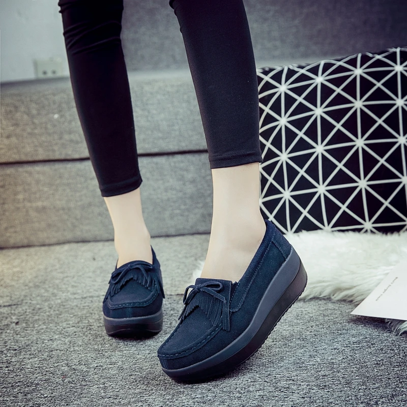 

2019 Spring flat Shoes Women Platform Sneakers women Moccasins Shoes Leather Slip On Flats Casual Ladies Loafers Tassel Creeper