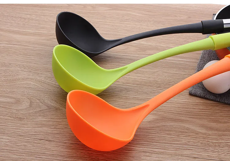1PC Creative Soup Spoon Long Handle Plastic Spoons Toughened Nylon Food grade Tableware Kitchen
