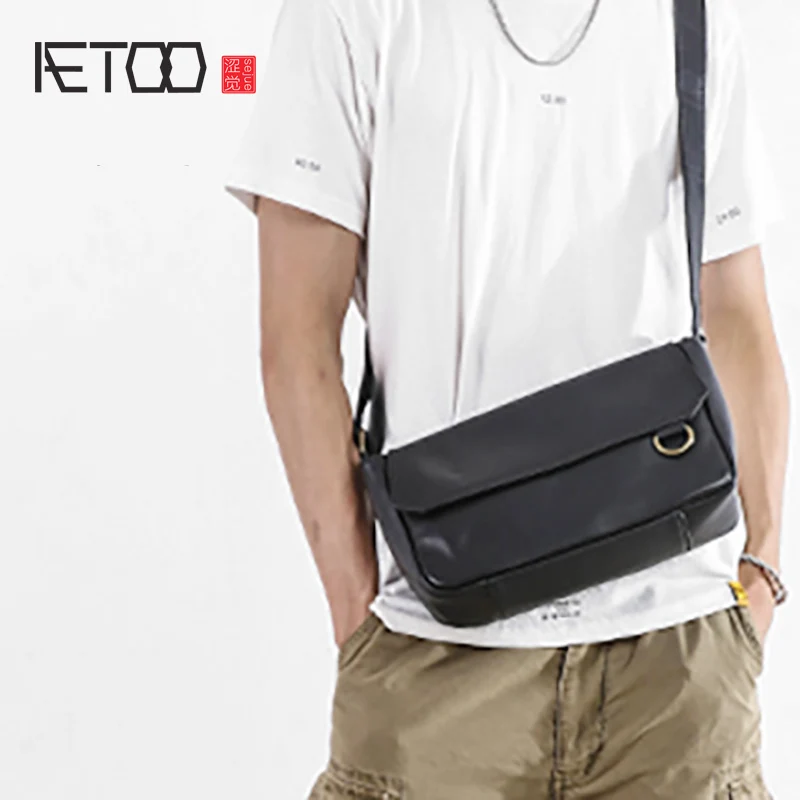 

AETOO Single shoulder bag male retro head cowhide crossbody bag leather locomotive bag trend sports casual cowhide man bag