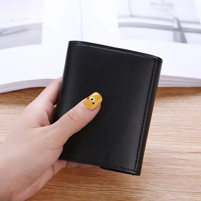 Women's Wallet For Credit Card Metal Heart-shaped Leather Short Section Three-folded Wallet Elegant Female Wallet Card Package Women's Wallet For Credit Card Metal Heart-shaped Leather Short Section Three-folded Wallet Elegant Female Wallet Card Package
