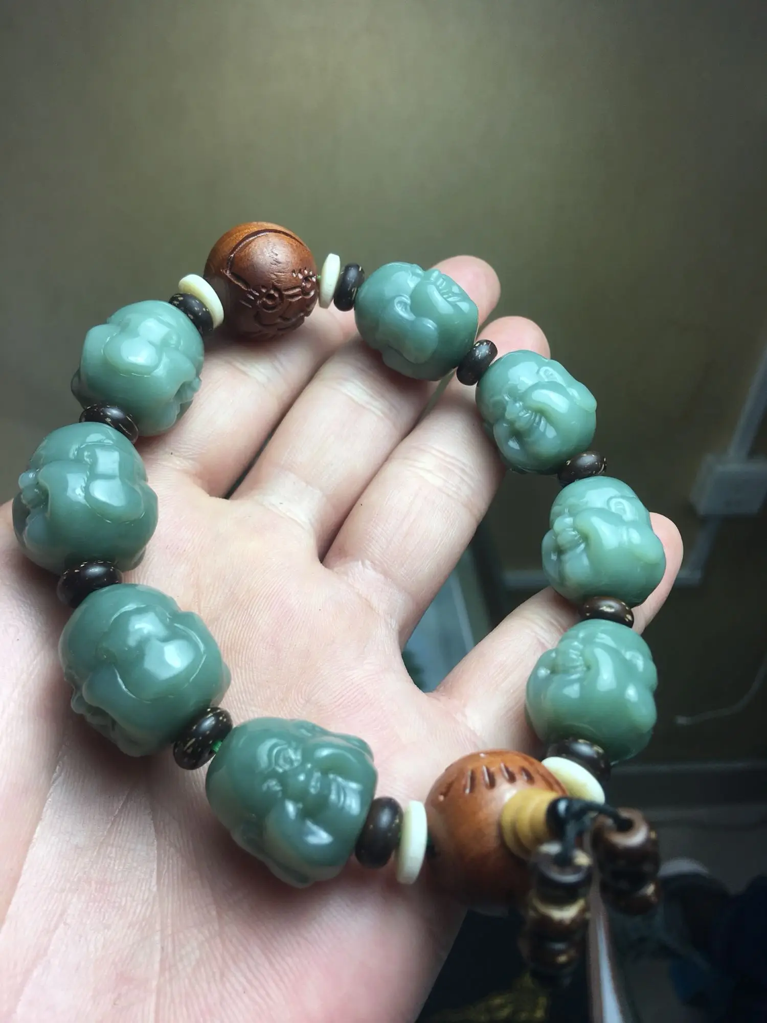 WADA Jasper Duck egg Green Двусторонняя голова Будды ручной струны Бусина в форме головы Будды браслет трехмерная Резьба Рычаг