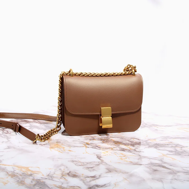 

2018 New Deisgner Women PVC Minimalist Chain Flap Bags Summer Jelly Crossbody Ladies Makeup Shoulder Bags for School Girls