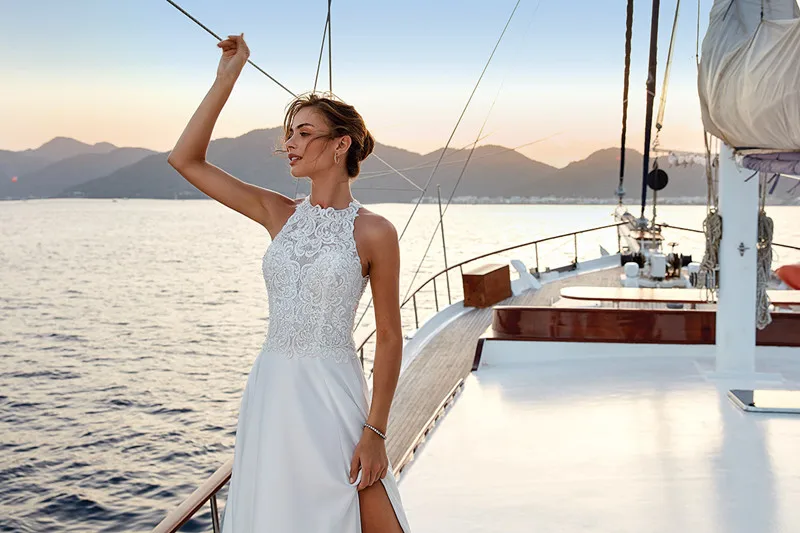 Amanda_DR1902_close_wide