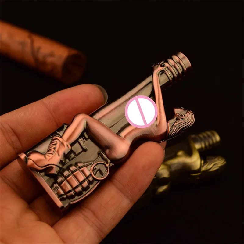 Beauty-funny-personality-into-the-blue-wind-holding-grenade-flame-metal-lighter-copper-material-sent-her (3)