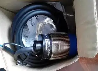 

Switch PRD30-25DN DC three wire NPN normally open inductive sensor