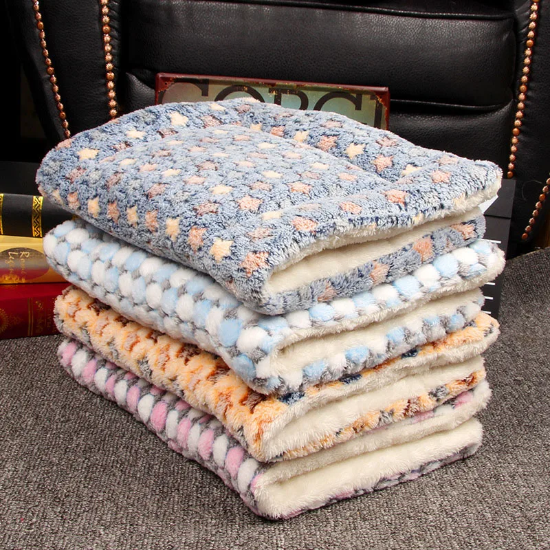 Winter Warm Dog Bed Soft Flannel Pet Dog Blanket Printed Breathable Dog