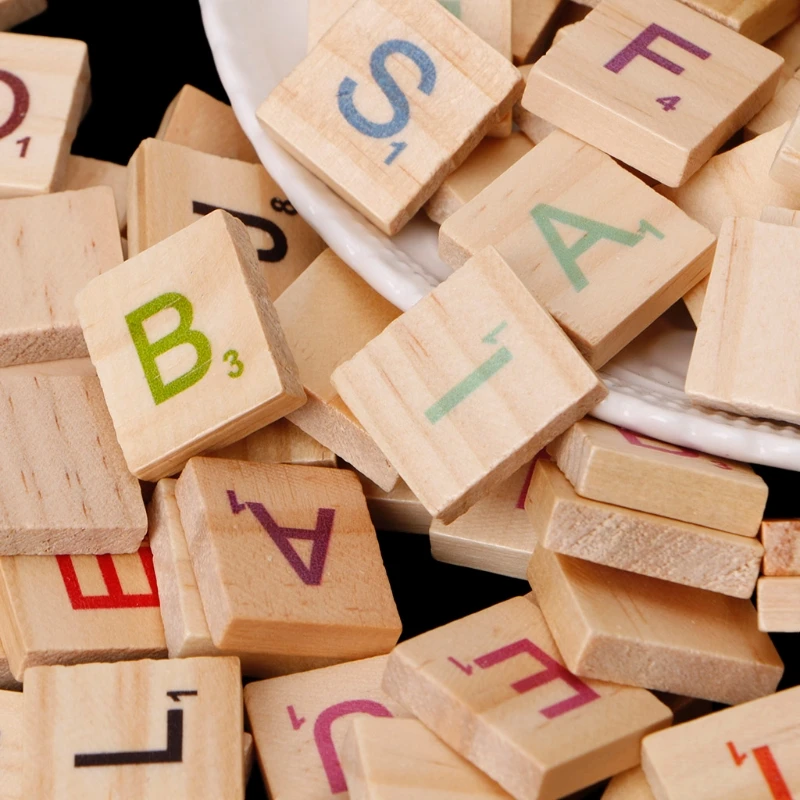 100 шт./пакет деревянные скрубле плитки цветные буквы цифры для ремесел деревянная игрушка с алфавитом