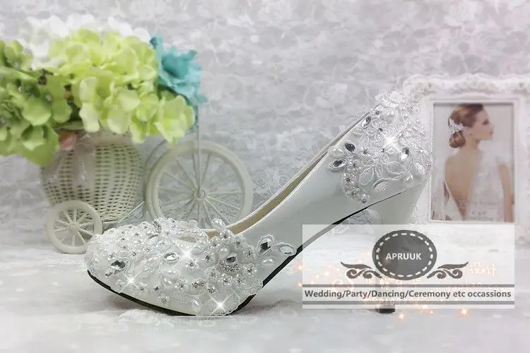 2 womens shoes