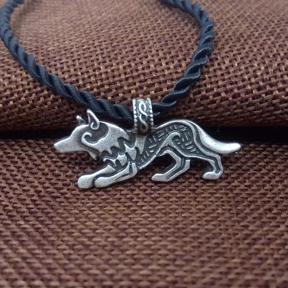 new arrival hot sell Fashion Unisex Wolf Pendant men Wolf Necklace