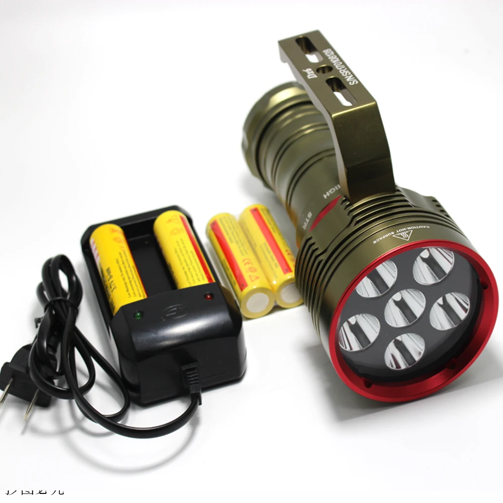 

Most Popular Scuba Diving Flashlight LED, 200M Depth Underwater Light 8000 Lumens Power Light Diving Flashlight