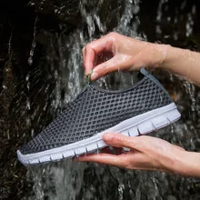 Новинка года; Мужская водонепроницаемая обувь без застежки; брендовые воздухопроницаемые сетчаты для мужчин; удобная летняя обувь; сетчатая мужская обувь на плоской подошве; обувь для вождения