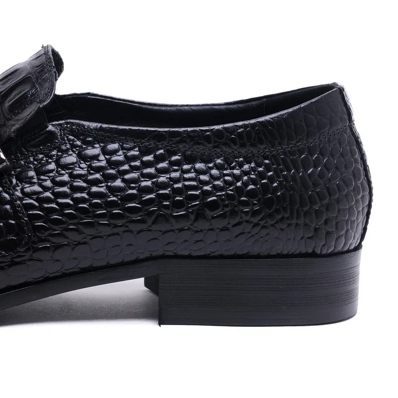 Новинка; роскошные черные модельные туфли; мужские туфли с острым носком и двойной пряжкой с узором «крокодиловая кожа»; деловые кожаные туфли для отдыха; размеры 38-44