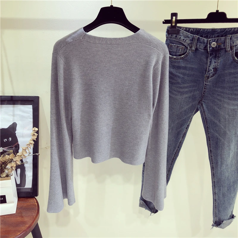 Flare Sleeve Pull Femme Slim Knitting Women Sweaters 2018 Autumn Single Breasted Crop Tops V-Neck Short Cardigan Streetwear Coat Flare Sleeve Pull Femme Slim Knitting Women Sweaters 2018 Autumn Single Breasted Crop Tops V-Neck Short Cardigan Streetwear Coat