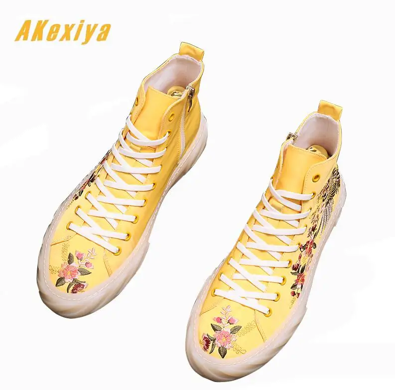 

New luxury designer Summer cloth breathable embroidery flower flats Shoes Man punk platform Loafers board shoes zapatos hombre