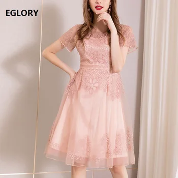 

Top Quality New 2019 Summer Fashion Party Evening Knee Length Dress Women O-Neck Sexy Sheer Mesh Embroidery Beading Dress Pink