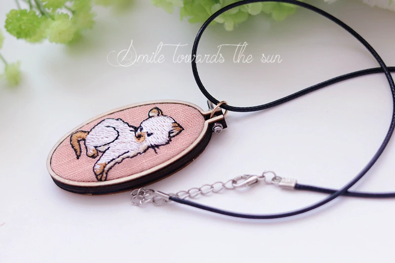 

WRMHOM Mini 60*30mm Oval Embroidery Hoop Wooden Embroidery Frame 2.4*1.2 Inch Hand Stitching Hoop Cross Framing Hoop