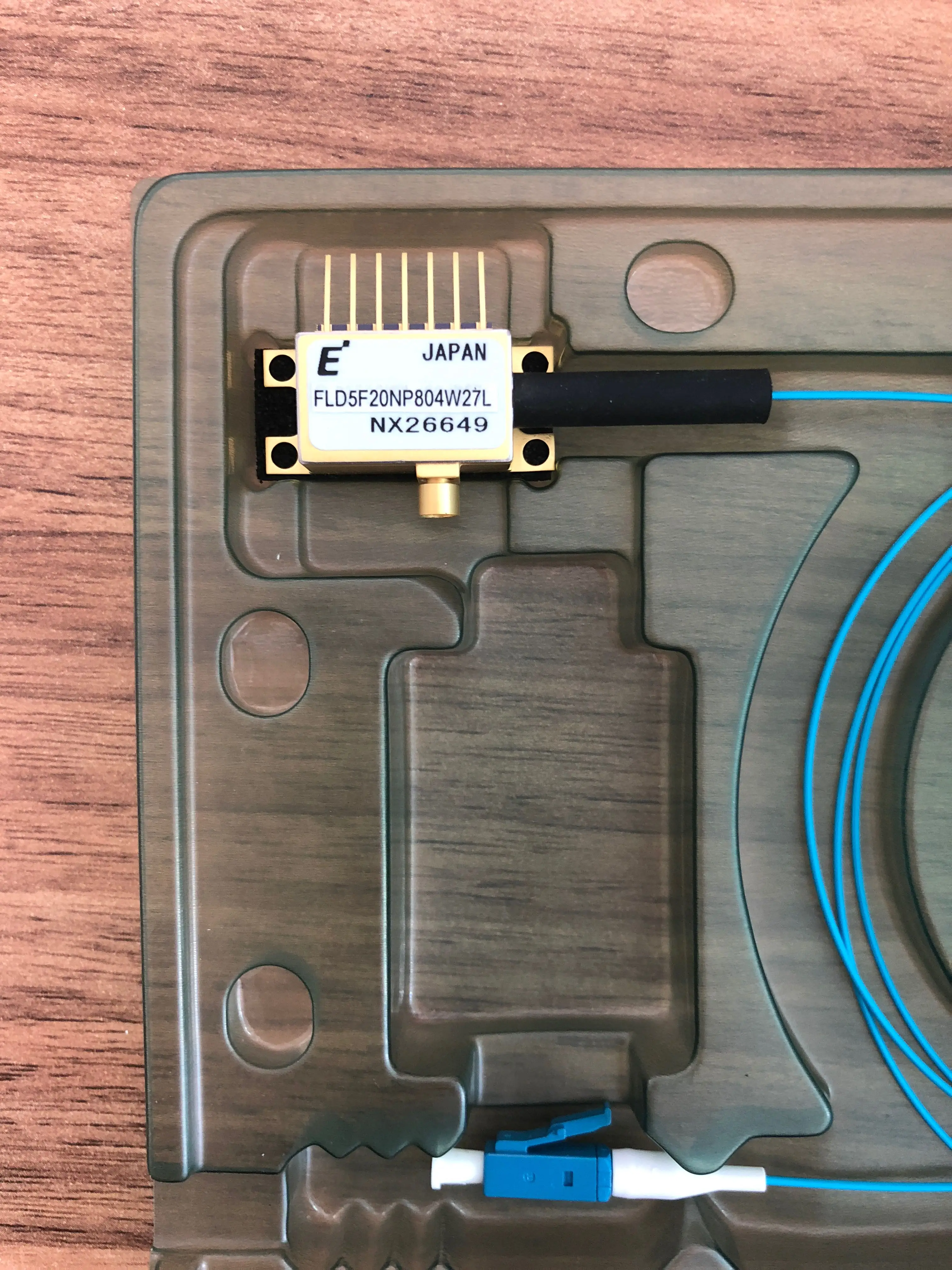 EUDYNA FLD5F20NP 1550nm10G FLD5F20NP804W27L NX26649 модуляции с волоконным лазером|Детали устройств