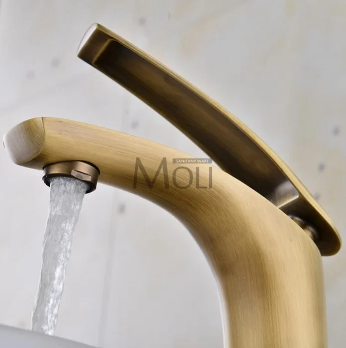 MOLI bathroom2