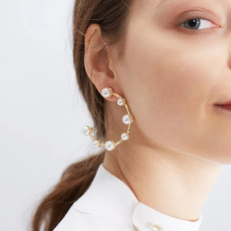 

Beautiful White Imitation Pearl Hoop Earrings Women Gold Color Big Circle Earrings Round Geometric Minimalist Wedding Jewelry