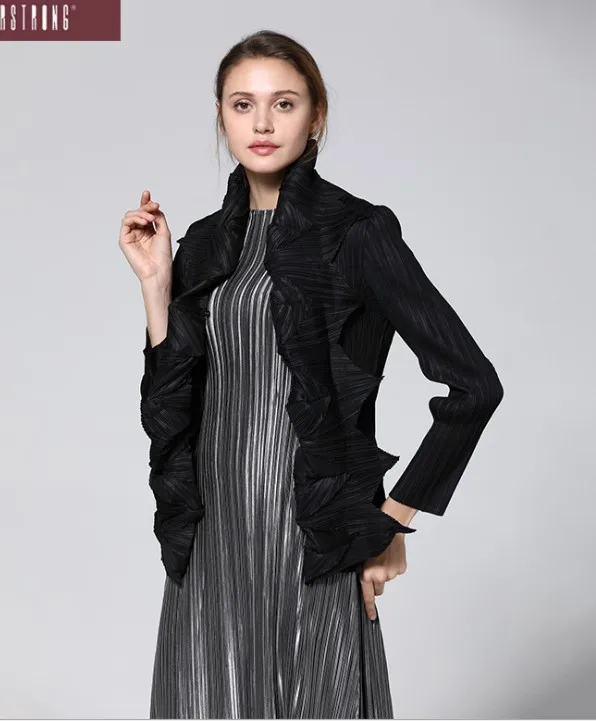 Miyake, модное пальто с длинными рукавами и отложным воротником черного цвета, однобортное пальто