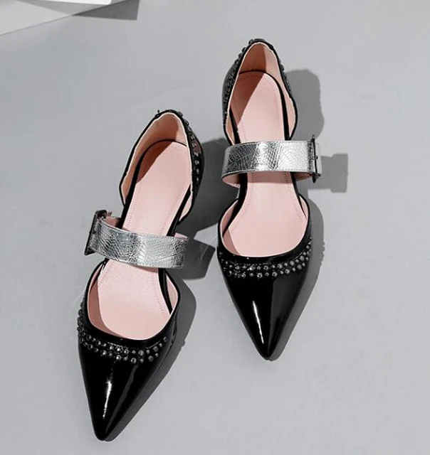 Stylesowner Pointed Toe Party Shoes Small Kitten Heel Belt Buckle Lady Sexy Shoe Rivets White Black Green Runway Single Shoe