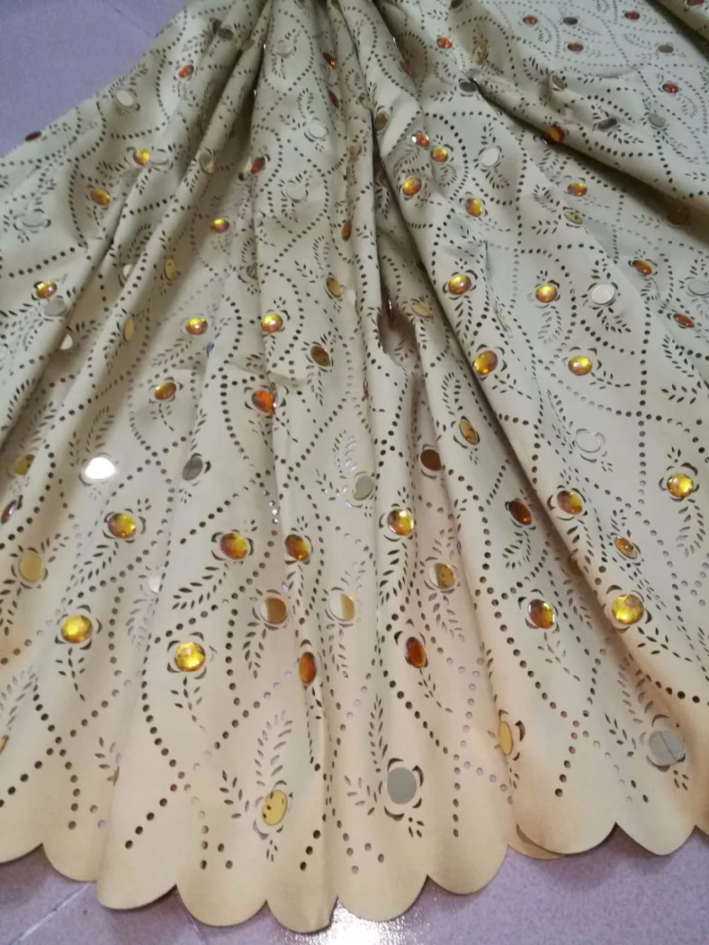 

laser cut lace fabric with beads high quality Nigerian lace fabrics for wedding 2018 for 5 yards /lot