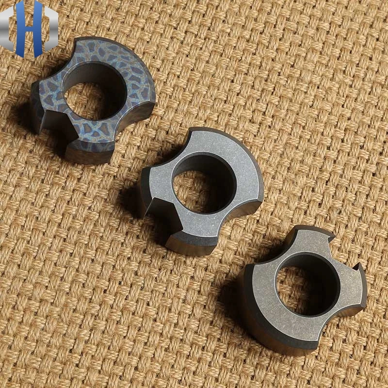 

Bottle Opener 20mm Thick Titanium Alloy Defense Ring Buckle EDC To Escape The Survival Window Breaker Tool