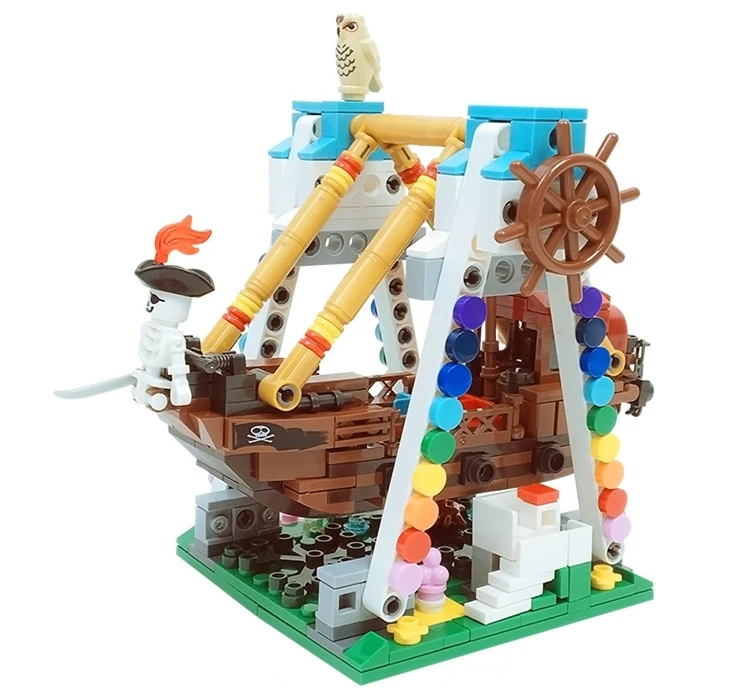 

XINGBAO Playground 01109 World Series 520pcs The Pirate Ship Set Building Blocks Bricks Toys Model As Boy Girl Child kids Gift