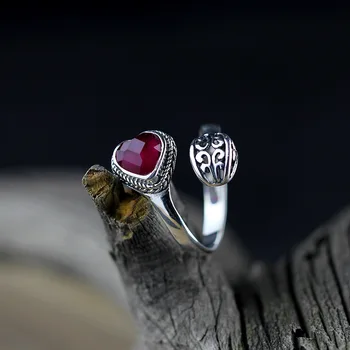 

Character silver products, new listing, fresh natural temperament, Ms. S925 heart red corundum rings
