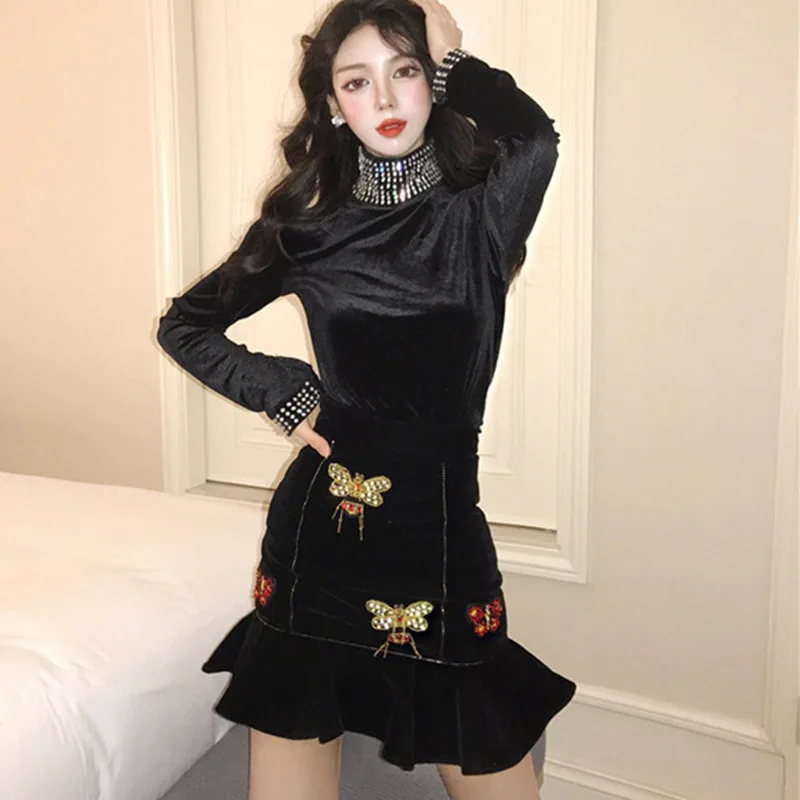 

YingYuanFang Heavy duty diamond-studded high-neck velvet long-sleeved top + ruffled embroidered fishtail skirt