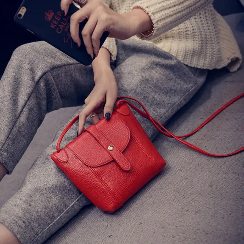 المرأة الأحمر حقيبة خمر لينة بو الجلود Crossbody أكياس صغيرة الكتف حقيبة ساعي السيدات رفرف حقائب موهير