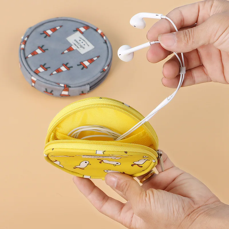 

2017 Creative Cute Cartoon Waterproof Circle Headphones Line To Receive Package Key Card Package Zipper Small Change Wallet